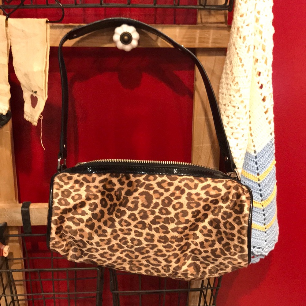 Cheetah print guest bag